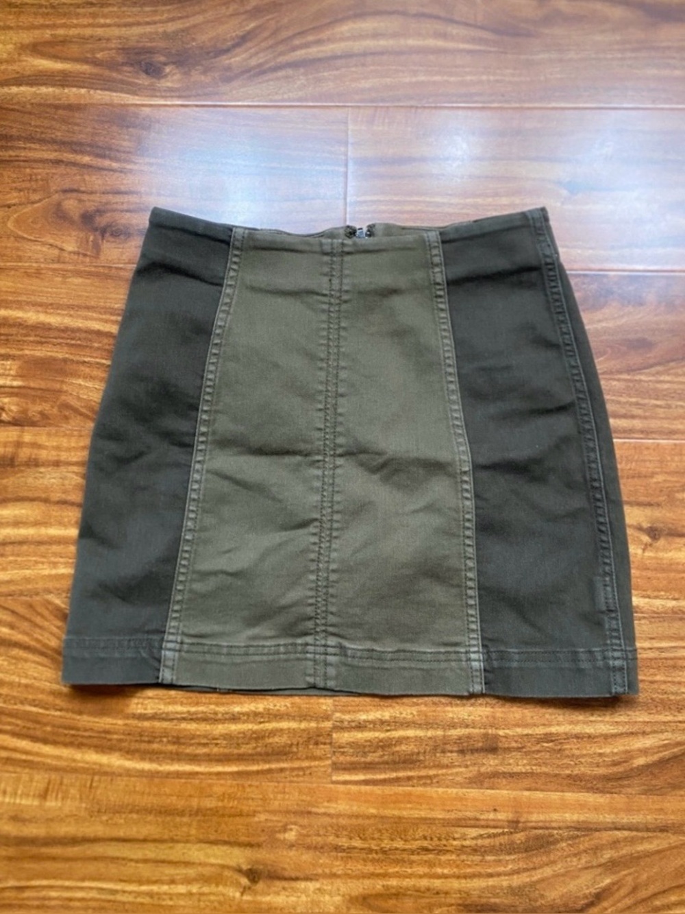Free People Women’s Olive Green 2 Tone Denim Mini Skirt Size 4 Cottagecore Boho